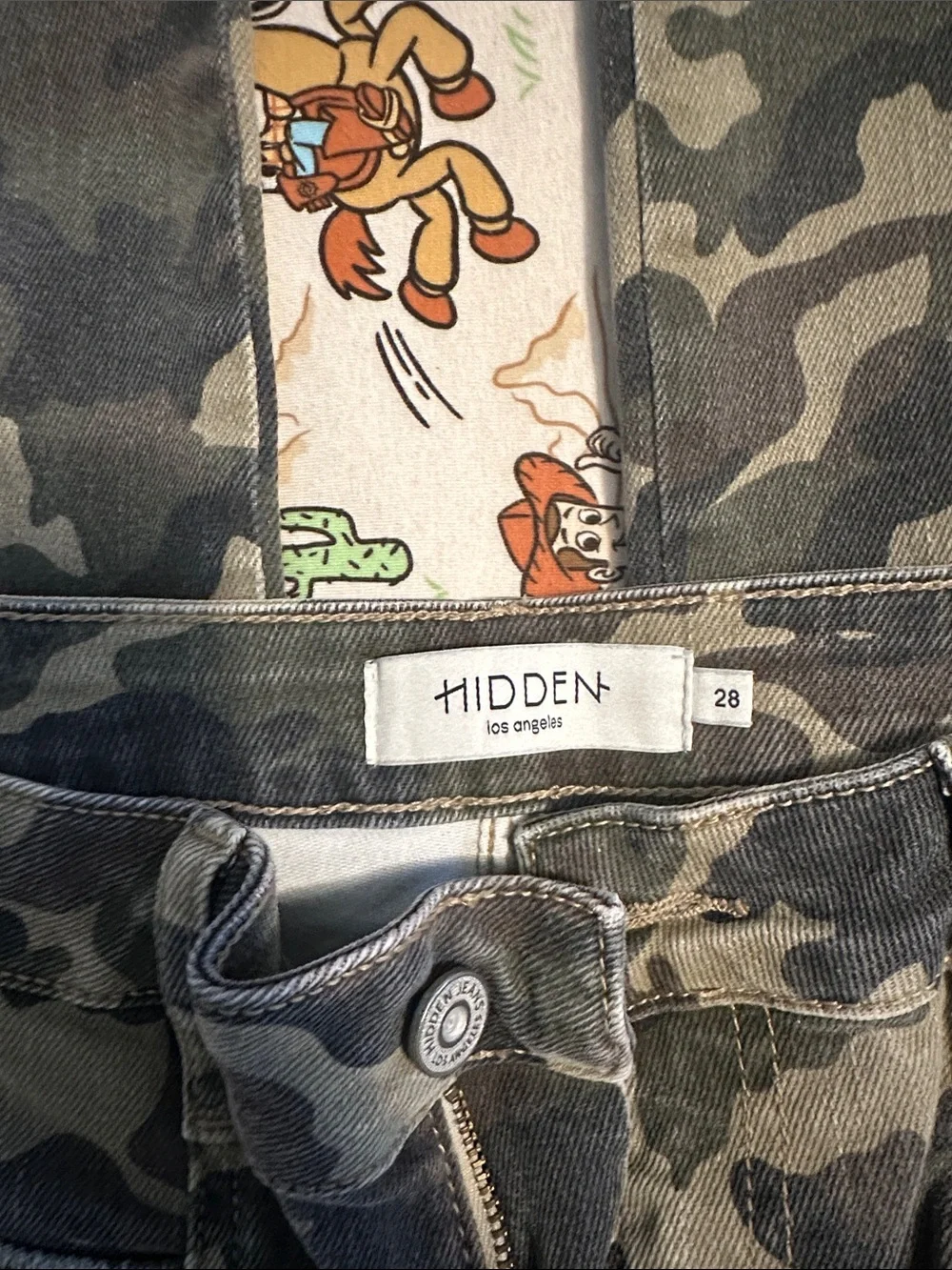 Women Camo Utility Jeans in Olive/Gray